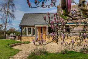 Hiron's Piece and Honeysuckle Cottage - Hot Tub Packages Available